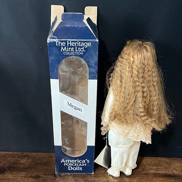 THE HERITAGE MINT LTD COLLECTION Megan 16" Porcelain Doll - Picture 9 of 10